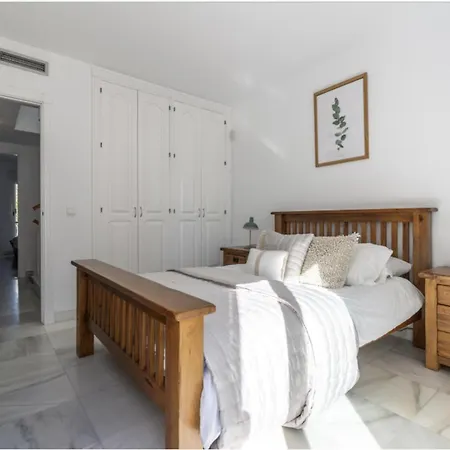 Luxury 3 Bed Townhouse In Puerto Banus Holiday home