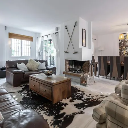 Nyaraló Luxury 3 Bed Townhouse In Puerto Banus