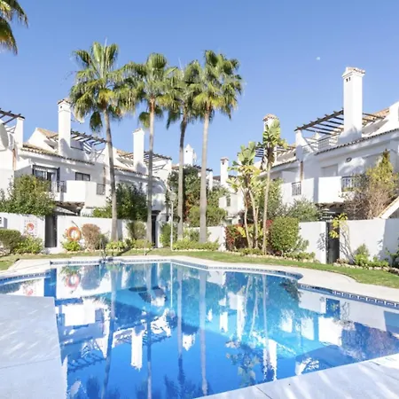 Luxury 3 Bed Townhouse In Puerto Banus Holiday home