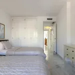 Сasa de vacaciones Luxury 3 Bed Townhouse In Puerto Banus Marbella