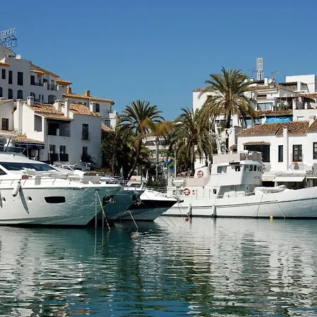Feriehus Luxury 3 Bed Townhouse In Puerto Banus Marbella