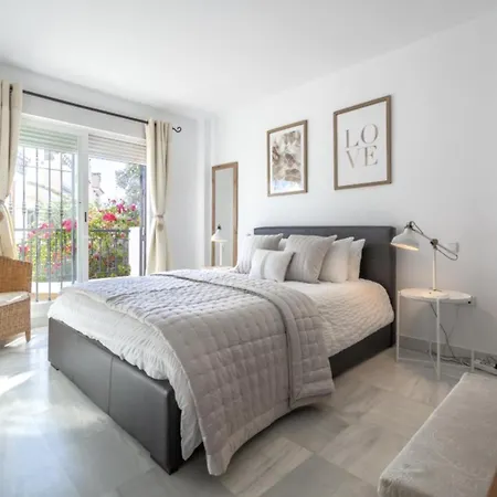 Luxury 3 Bed Townhouse In Puerto Banus Feriehus Marbella