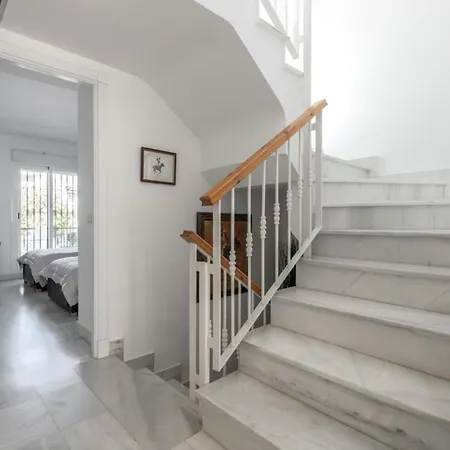 Luxury 3 Bed Townhouse In Puerto Banus Feriehus