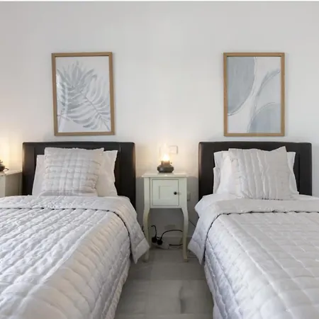 Будинок відпочинку Luxury 3 Bed Townhouse In Puerto Banus *