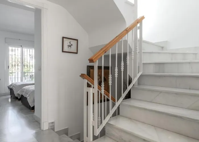 Luxury 3 Bed Townhouse In Puerto Banus Hébergement de vacances