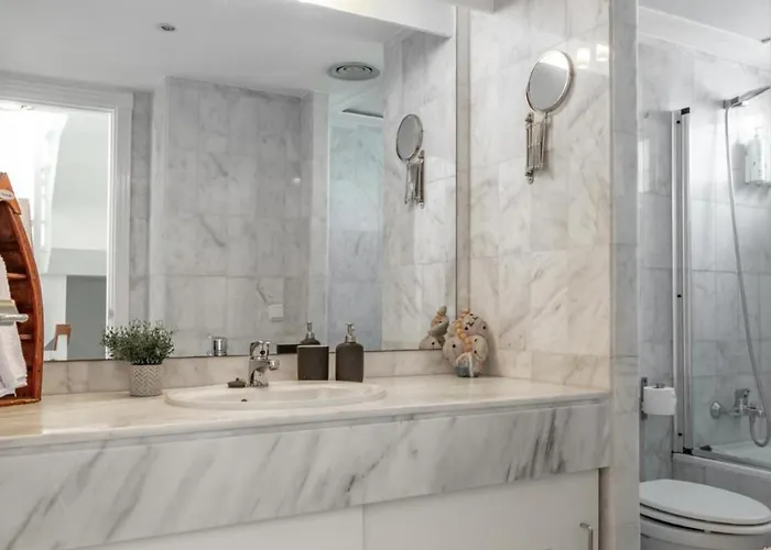 Luxury 3 Bed Townhouse In Puerto Banus Hébergement de vacances