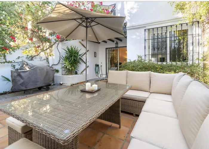 Luxury 3 Bed Townhouse In Puerto Banus Hébergement de vacances