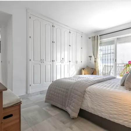 Luxury 3 Bed Townhouse In Puerto Banus 펜션 마르베야