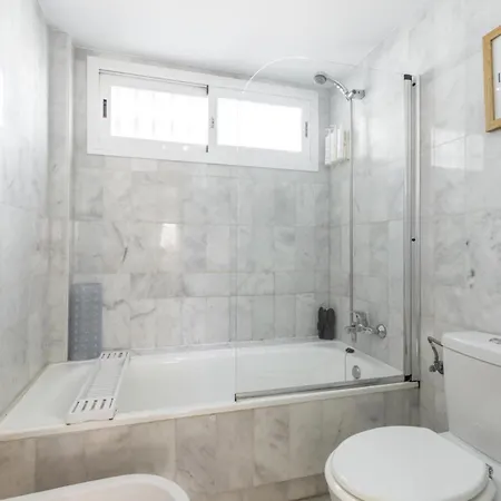 Luxury 3 Bed Townhouse In Puerto Banus 펜션 *