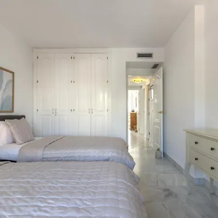 別荘 Luxury 3 Bed Townhouse In Puerto Banus マルベーリャ